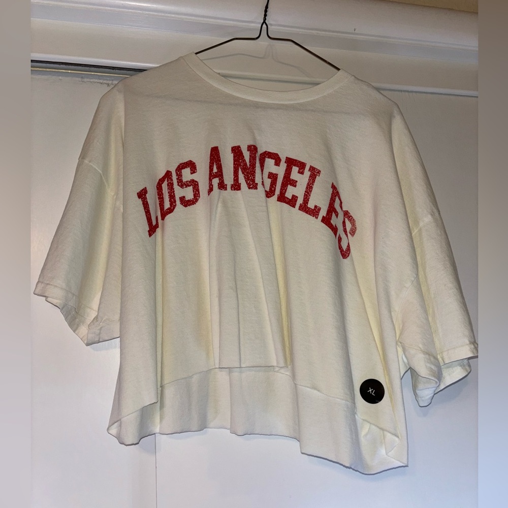 🩷NWOT women’s XL baggy crop top white says Los Angeles